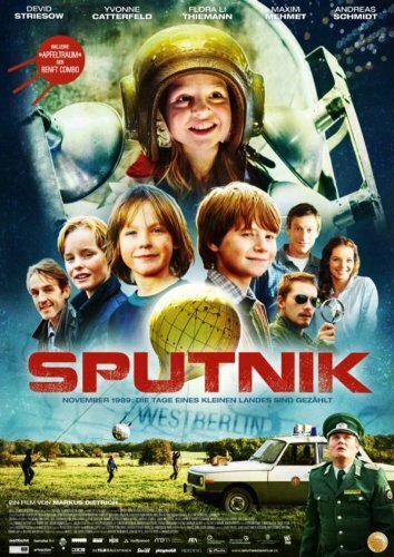 Спутник (2013) постер